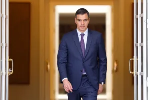 Πέδρο Σάντσεθ: Ο «El guapo» της Ισπανίας που έγινε πολιτικός «μαχητής» – Ο πρωθυπουργός των ανατροπώ