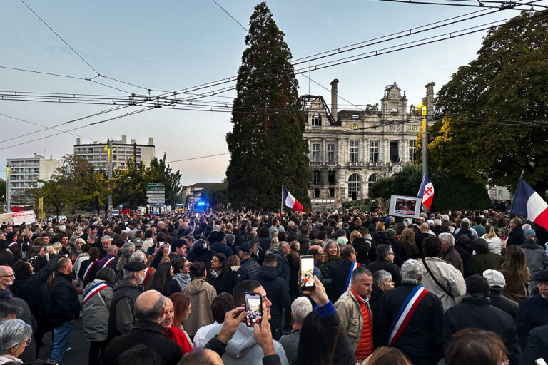 Μακρόν: Απαγόρευση διαδηλώσεων χωρίς συνδικάτα – Δρακόντεια μέτρα ασφαλείας ενόψει του Σαββάτου στη Γαλλία