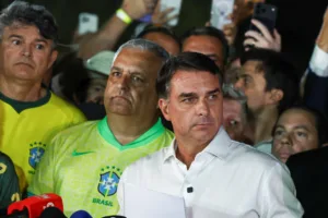 Βραζιλία: Ανατροπή με τον Φλάβιο Μπολσονάρο – Το ταξίδι-έκπληξη στον Ισημερινό αντί για τις ΗΠΑ