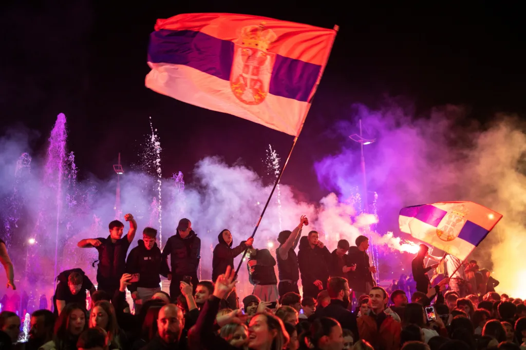 Στροφή της Σερβίας προς τη Δύση