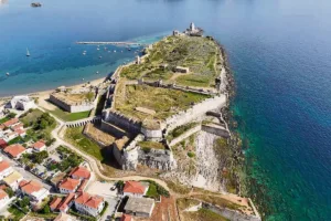 Ασπίδα προστασίας για το κάστρο της Μεθώνης – Το έργο του υποθαλάσσιου κυματοθραύστη 
