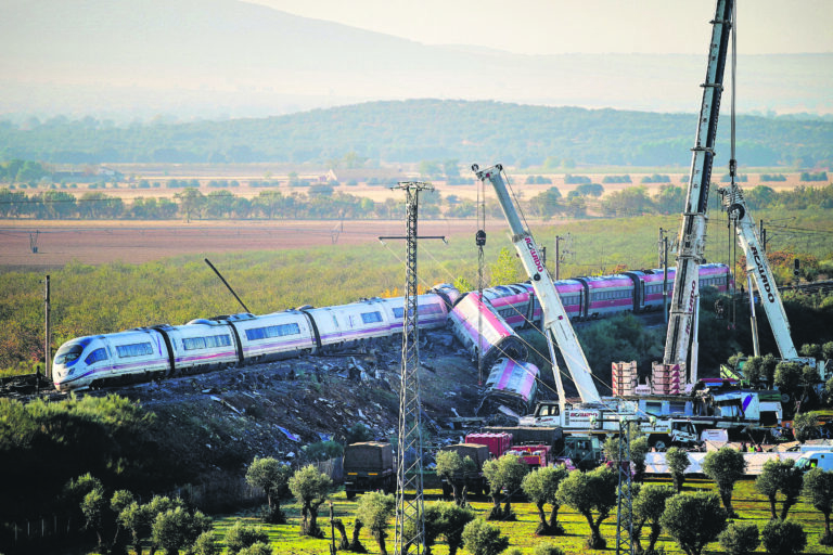 Τραγωδία στην Ισπανία: Οργή και αναπάντητα γιατί – Ελληνίδα δικαστής αναλαμβάνει την έρευνα