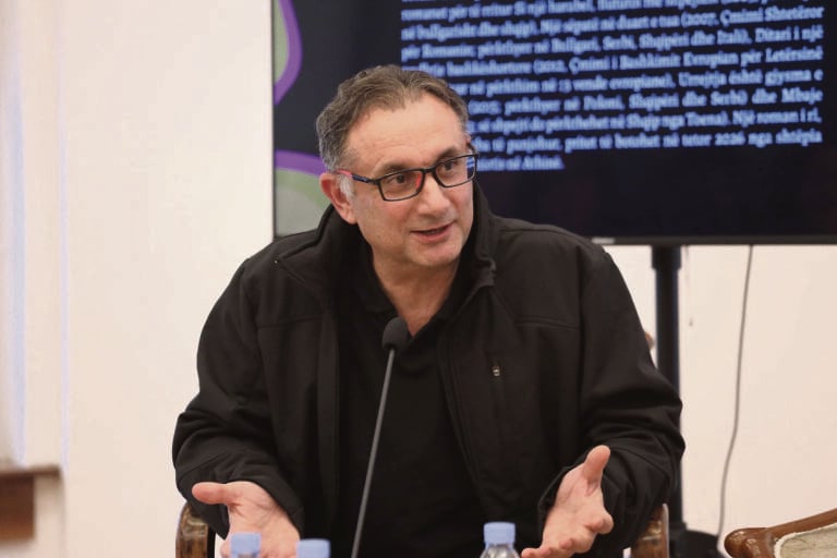 Αιμίλιος Σολωμού στον ΕΤ: «Πρέπει να μπαίνεις στην ψυχή του ήρωα»