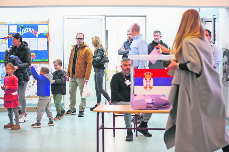 Oταν οι εκλογικές κάλπες ανοίγουν