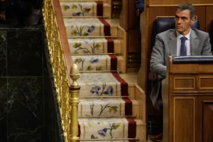 Ισπανία: Ο Σάντσεθ τα παίζει όλα για όλα με τη στέγαση – Το μεγάλο στοίχημα πριν από τις πρόωρες εκλ