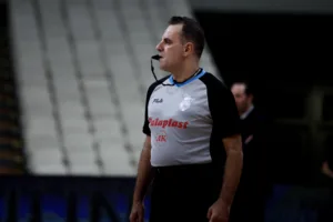 Σκάνδαλο μπάσκετ: Στη φυλακή ο Κορομηλάς – Με «βραχιολάκι» Τσαρούχα και Πηλοΐδης – Τι είπαν στ