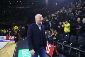 Μάγερ σε ρόλο «αντί-Βάργκα»: Η σκέψη του Νίκολιτς για την πλαισίωση του Γιόβιτς στην επίθεση στο ματ