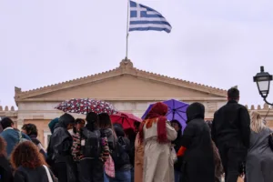 Καιρός: Συναγερμός για 48ωρη κακοκαιρία – Οι περιοχές που κινδυνεύουν από πλημμύρες – Πότε χτυ