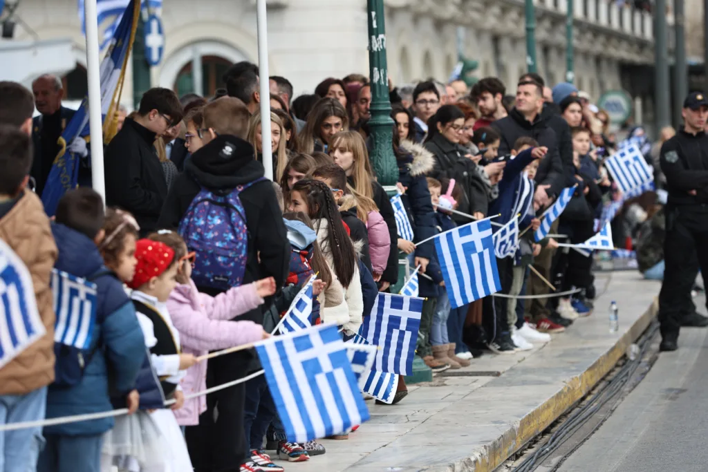 28η Οκτωβρίου: Κυκλοφοριακές ρυθμίσεις σε Αθήνα και Θεσσαλονίκη – Ποιοι δρόμοι κλείνουν, τι αλλάζει 