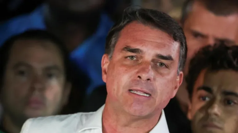 Θρίλερ με τον Μπολσονάρου: Φήμες ότι διέφυγε στην Αργεντινή – Του ακύρωσαν τα διαβατήρια – Αναζητούν τα ίχνη του