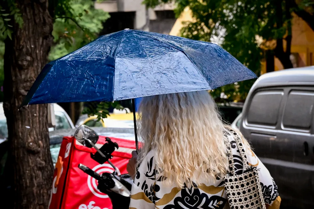Καιρός: «Αγριεύει» από την Παρασκευή – Πού θα «χτυπήσουν» 8 μποφόρ – Προειδοποίηση Κολυδά
