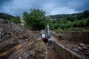 Κρήτη: Συναγερμός στον Μυλοπόταμο από τις ισχυρές βροχές – 112 για περιορισμό μετακινήσεων – Α
