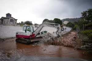 Κακοκαιρία στην Κρήτη: Χείμαρρος ο δρόμος στα Ζωνιανά – Κλειστοί δρόμοι
