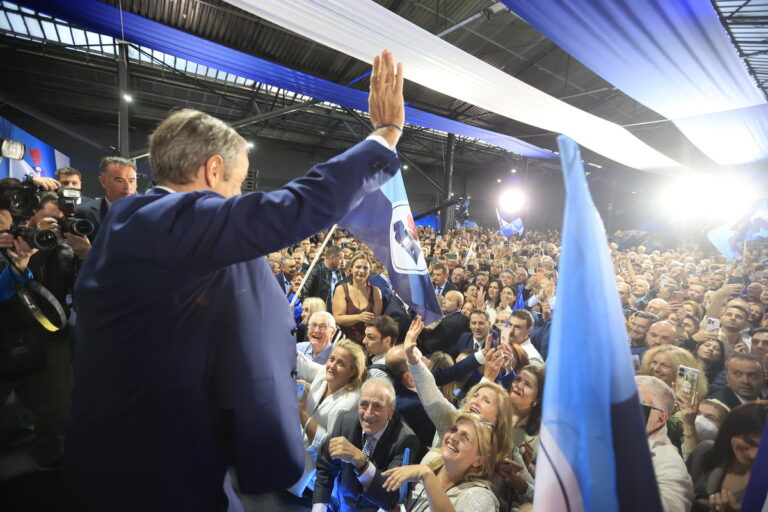 «Η Ελλάδα δεν γυρίζει πίσω στους λαϊκιστές» – Τα μηνύματα Μητσοτάκη στα γενέθλια της ΝΔ