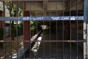 Γκράβα: Στον «αέρα» τα μαθήματα για 4.000 μαθητές – Μυστήριο με την οσμή αερίου – Τι βρέθηκε σ