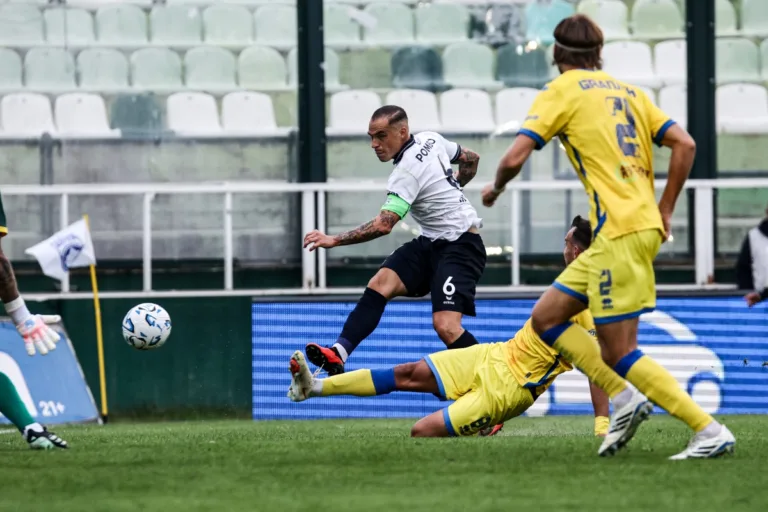 Super League: Δεύτερη σερί νίκη για την Κηφισιά – Κέρδισε με 2-0 τον Παναιτωλικό 