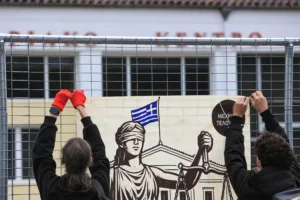 Τέμπη: Εντολή για άμεσες εκταφές θυμάτων από την εισαγγελία Λάρισας