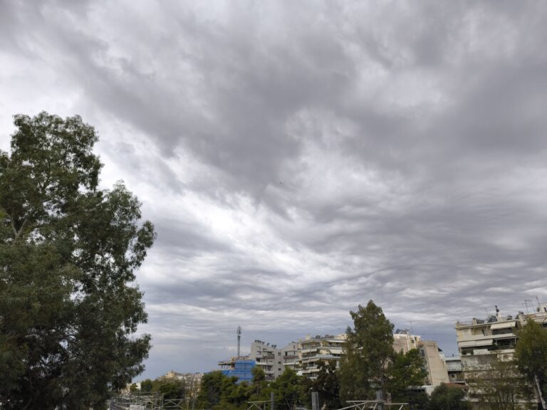 Καιρός: Βροχές και καταιγίδες χαλάνε τα σχέδια για το Σαββατοκύριακο – Πότε έρχεται νέα επιδείνωση