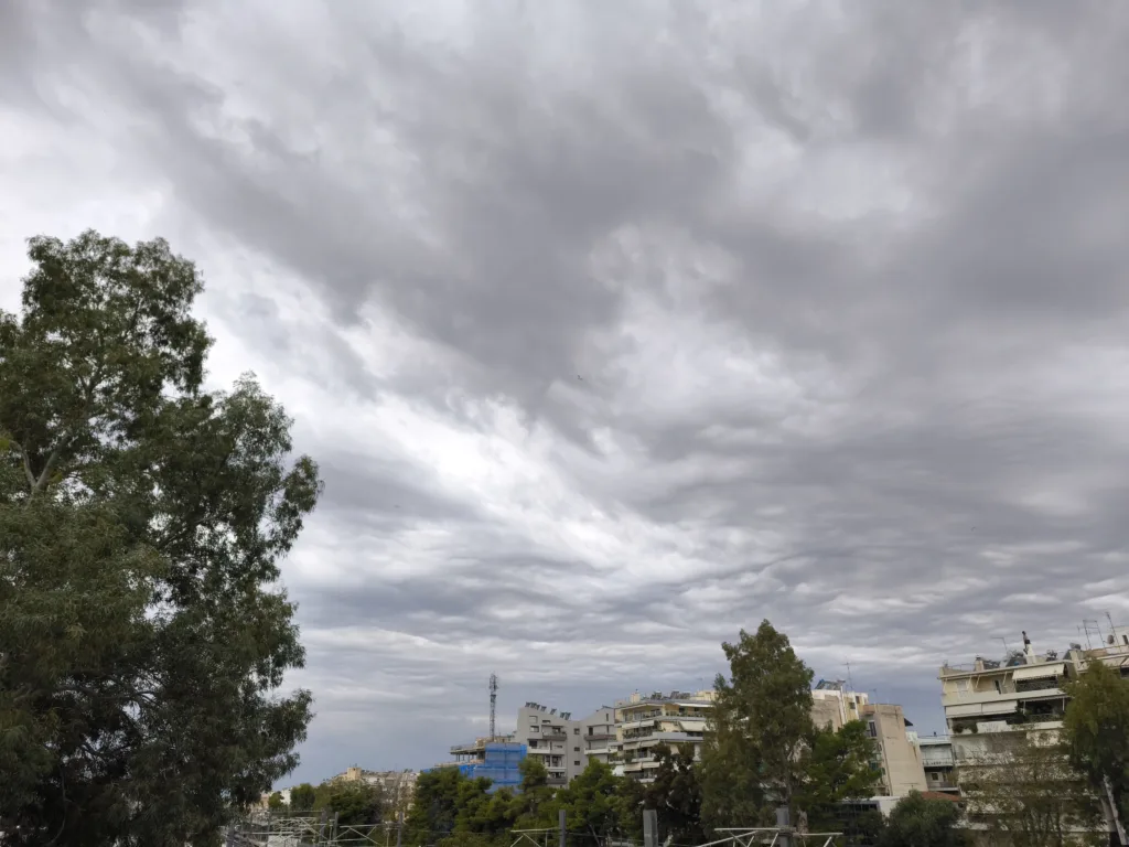 Καιρός: Ανατροπή προ των πυλών – Πότε χαλάει το σκηνικό και έρχονται βροχές