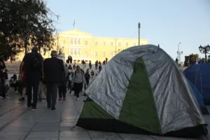 Σκηνές στην πλατεία Συντάγματος από φοιτητές – Αύριο 21/10 το πανεκπαιδευτικό συλλαλητήριο