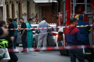 Έκρηξη στον Κολωνό: Ποιος έστησε την παγίδα με τα ναρκωτικά – Μυστήριο με τη σακούλα- Όλα τα σ