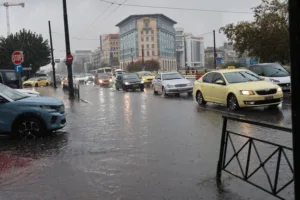 Καιρός σήμερα: Καταιγίδες, μποφόρ και χιόνια πριν από την 28η Οκτωβρίου – Πού θα χτυπήσει η κακοκαι