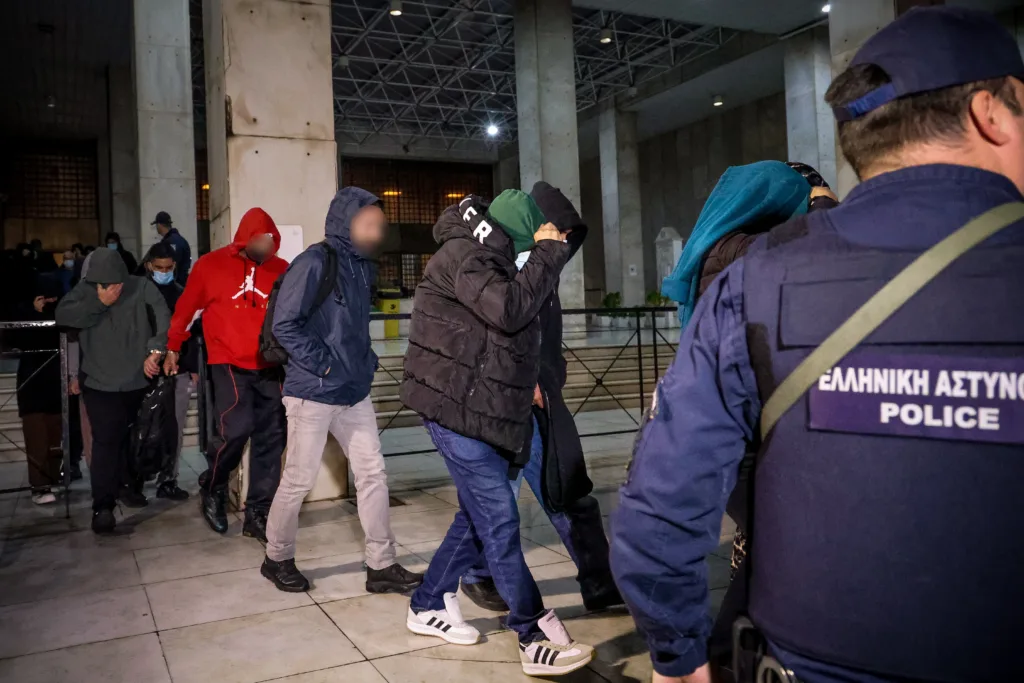 «Χωριάτικο»: Για σωρεία κακουργημάτων κατηγορούνται οι 59 συλληφθέντες