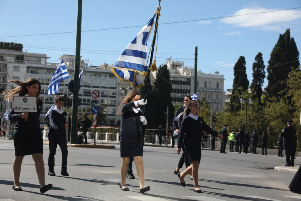 28η Οκτωβρίου: Ο καιρός έκανε την ανατροπή στην Αθήνα – Κανονικά η μαθητική παρέλαση στο Σύνταγμα