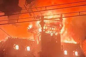 Γαλλία: Συνελήφθη ακροαριστερός ακτιβιστής για τον εμπρησμό του δημαρχείου της Λιμόζ – Ήταν στη λίστ