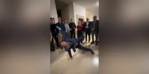 Άδωνις Γεωργιάδης: Έβαλε στόχο να… χορέψει break dance [βίντεο]