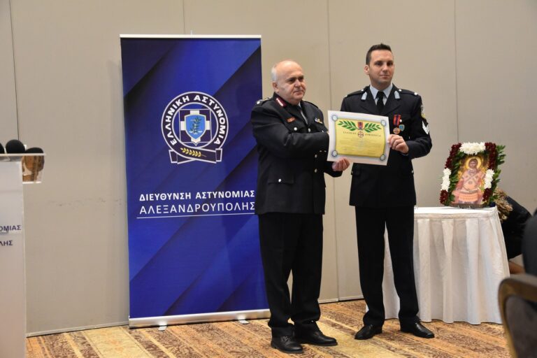 Ήρωας εκτός υπηρεσίας: Ο αρχιφύλακας Γιώργος Μπρίτσος τιμήθηκε με τον «Αστυνομικό Σταυρό»