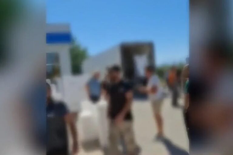 Θεσσαλονίκη: Αγόρασαν παρανόμως ψάρια από Τουρκία μετά από ραντεβού σε… βενζινάδικο