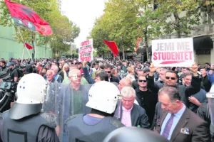 Αλβανία: Τα αίτια του ξεσηκωμού κατά του Ράμα