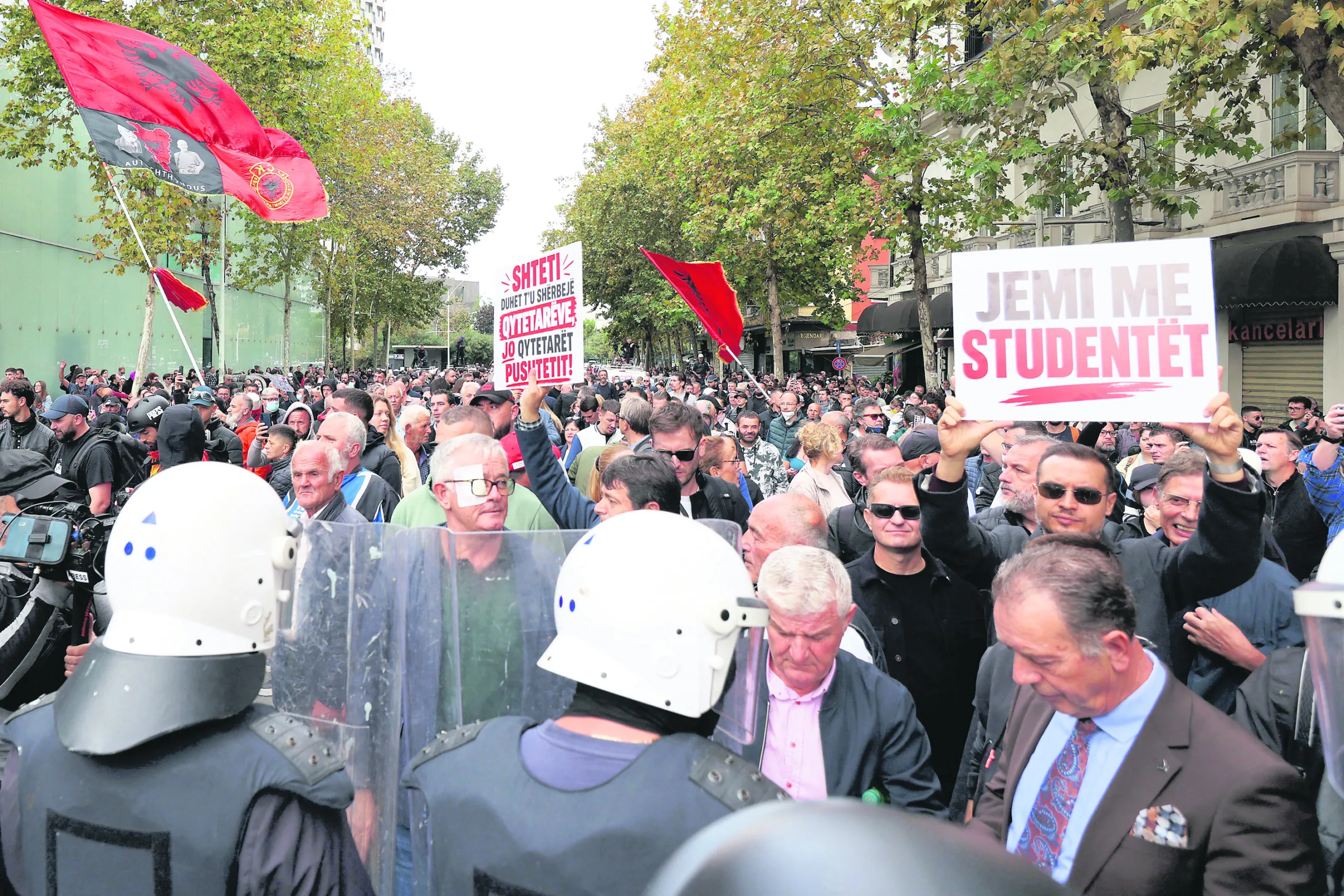 Αλβανία: Τα αίτια του ξεσηκωμού κατά του Ράμα