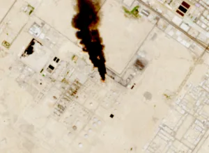 Σαουδική Αραβία: Στο στόχαστρο των Χούθι η Aramco – Εκκενώνονται τα γραφεία της, στα ύψη οι τιμές το