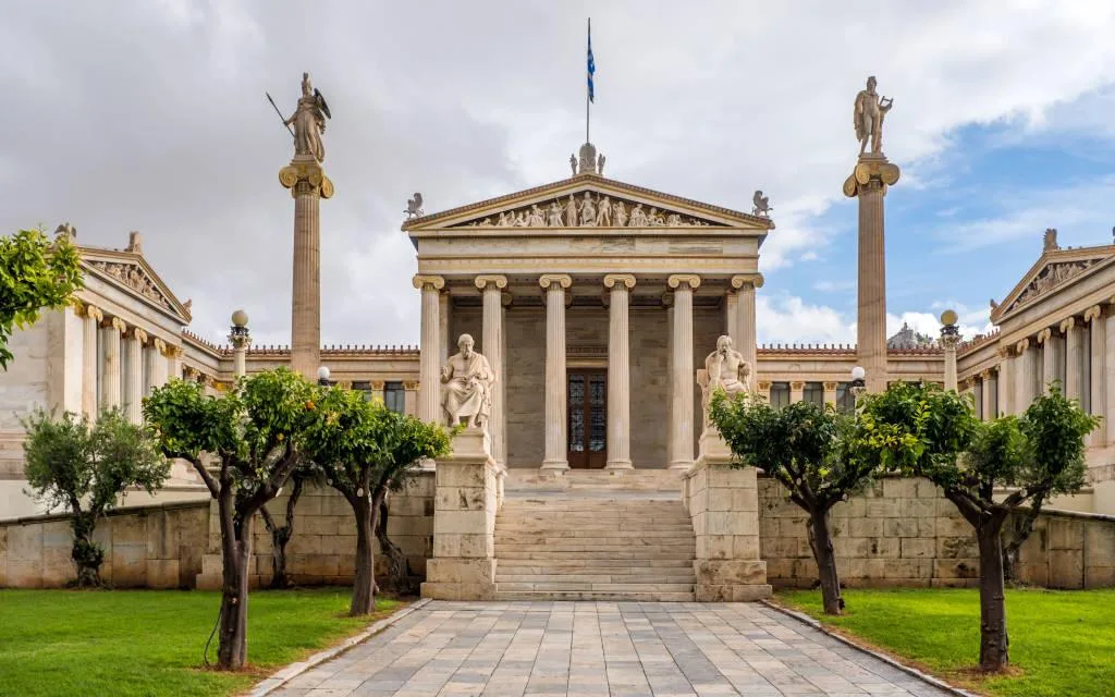H Αθήνα στις 5 πιο ατμοσφαιρικές πόλεις της Ευρώπης για φθινοπωρινό ταξίδι