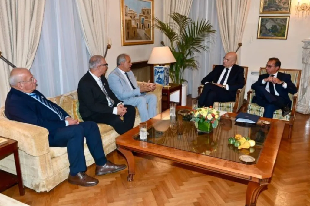 Σειρά επαφών Δένδια στην Κύπρο: Στο επίκεντρο οι κατεχόμενες κοινότητες