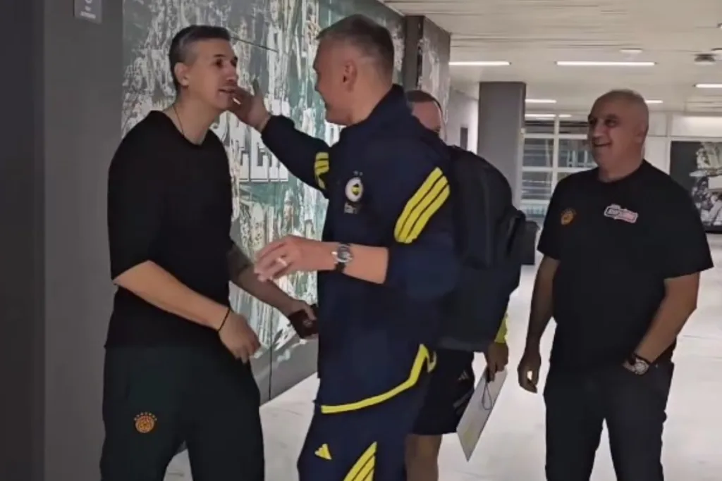 Παναθηναϊκός – Φενέρμπαχτσε: Η «πράσινη» αγκαλιά Διαμαντίδη-Γιασικεβίτσιους – «Επέστρεψε σπίτι μας»