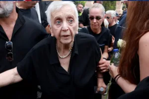 Ραγίζει καρδιές η μητέρα του Γιώργου Μαζωνάκη: «Κλαίω συνέχεια, μόνο δικαίωση θέλω»