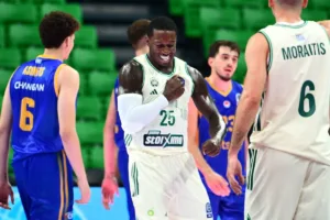 Παναθηναϊκός – Περιστέρι 95-75: «Περίπατος» των πράσινων με Σλούκα και Ναν