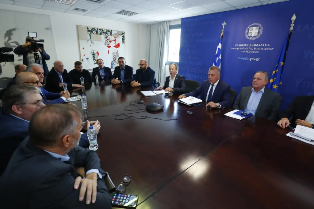 Βρούτσης μετά τη συνάντηση με ΔΣ της ΕΟΚ: «Εκλογές στην Ομοσπονδία το ταχύτερο δυνατό»