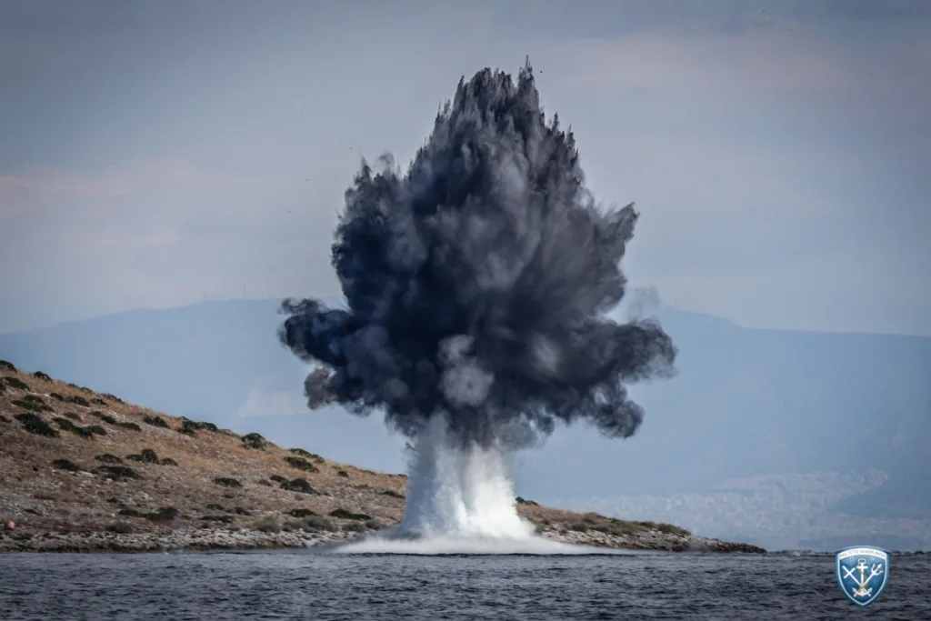 «AEGEAN SEAL 26-Ι»: Εντυπωσιακές εικόνες από την άσκηση εξουδετέρωσης εκρηκτικών σε περιβάλλον ασύμμ