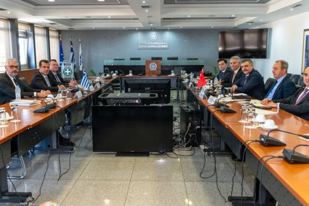Συνάντηση Πλεύρη με Τούρκο υπουργό Εσωτερικών: Στο επίκεντρο οι μεταναστευτικές ροές στο Αιγαίο