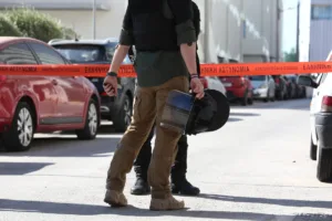 Συναγερμός στην Καλλιθέα: Εντοπίστηκαν φιαλίδια με επικίνδυνο υλικό