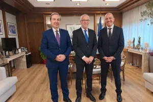 Επίσκεψη νέου πρέσβη Αιγύπτου στο υπουργείο Δικαιοσύνης: Σε πρώτο πλάνο η περαιτέρω εμβάθυνση της συ