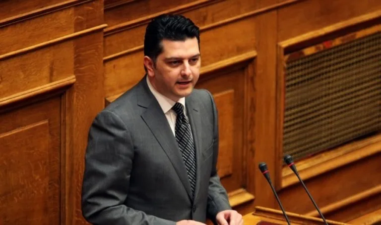 Αποχωρεί προσωρινά από τα καθήκοντά του ο Μιχάλης Μπεκίρης