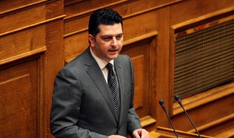 Αποχωρεί προσωρινά από τα καθήκοντά του ο Μιχάλης Μπεκίρης