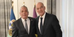 Συνάντηση Δένδια με τον υπουργό Άμυνας της Κύπρου