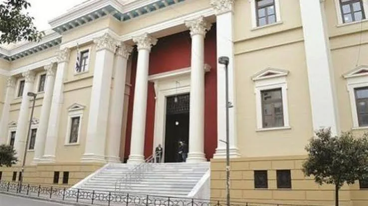 Πάτρα: Εκκενώνεται το Δικαστικό Μέγαρο μετά από απειλή για βόμβα