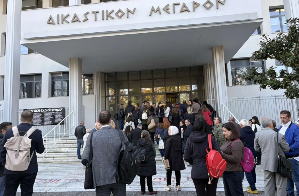 Λήξη συναγερμού στη Λάρισα: Φάρσα το τηλεφώνημα για βόμβα στο Δικαστικό Μέγαρο